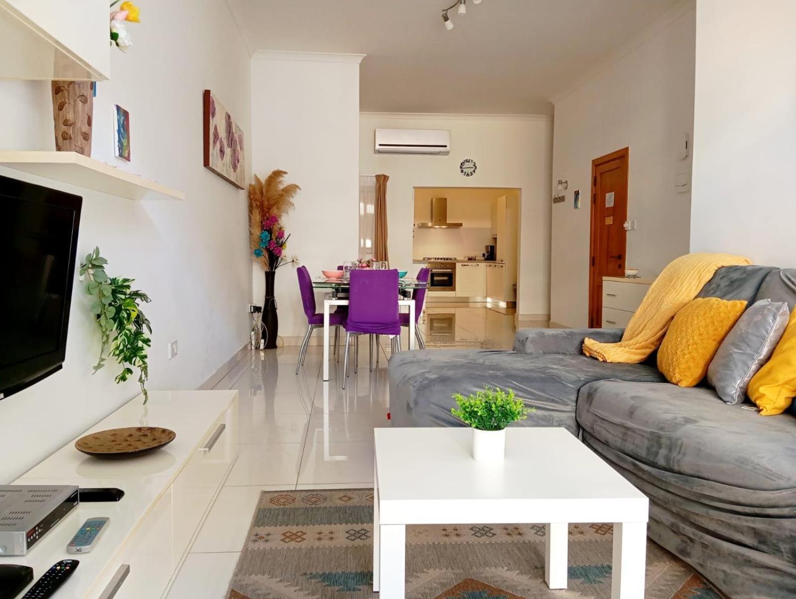 Apartment Modern In The Heart Of Steps From The Seafront Sliema