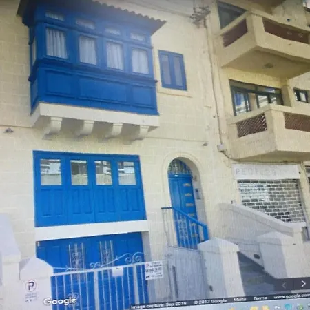 Modern Apartment In The Heart Of Sliema Steps From The Seafront Exterior photo
