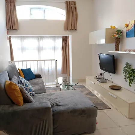 Modern Apartment In The Heart Of Sliema Steps From The Seafront Exterior photo