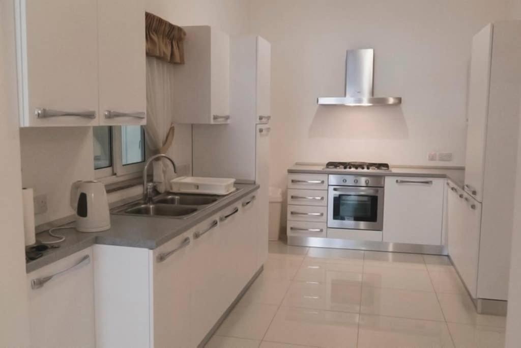 Appartement Modern In The Heart Of Steps From The Seafront Sliema